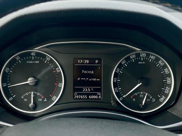 Skoda Octavia II (A5) Рестайлинг с пробегом 2012 года, цена 670 000 рублей, 297700 км, лифтбек, Автокод Объявления