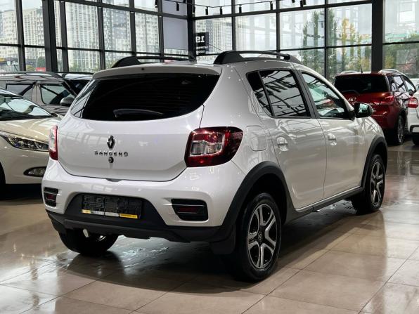 Renault Sandero II Рестайлинг с пробегом 2019 года, цена 1 320 000 рублей, 88000 км, хэтчбек, Автокод Объявления