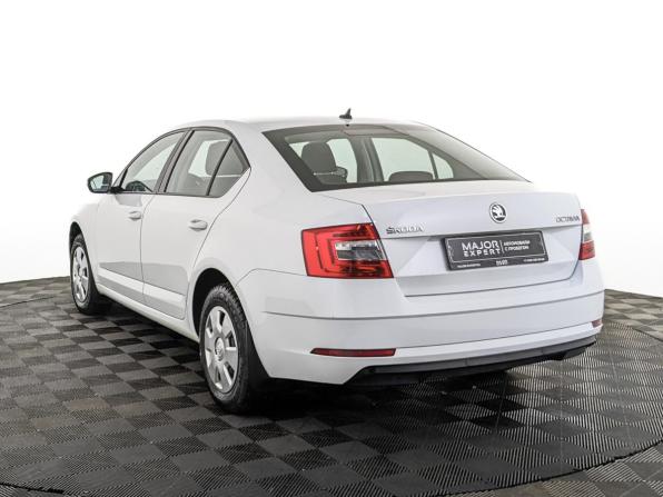 Skoda Octavia III (A7) Рестайлинг с пробегом 2020 года, цена 2 190 000 рублей, 60224 км, лифтбек, Автокод Объявления