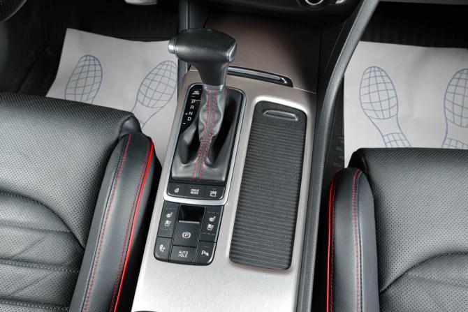 Kia Optima IV Рестайлинг с пробегом 2019 года, цена 2 649 000 рублей, 95067 км, седан, Автокод Объявления
