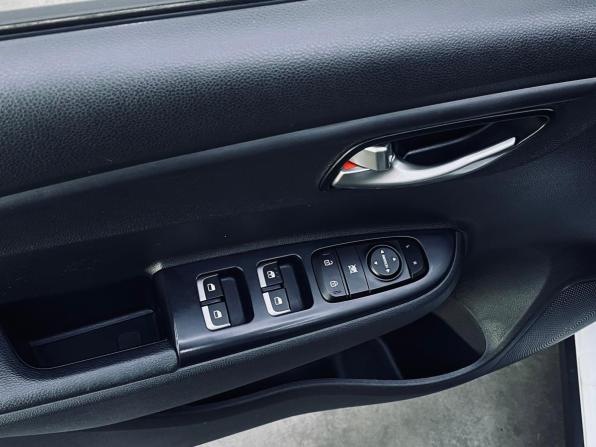 Kia Rio IV Рестайлинг с пробегом 2020 года, цена 1 490 000 рублей, 38939 км, хэтчбек, Автокод Объявления