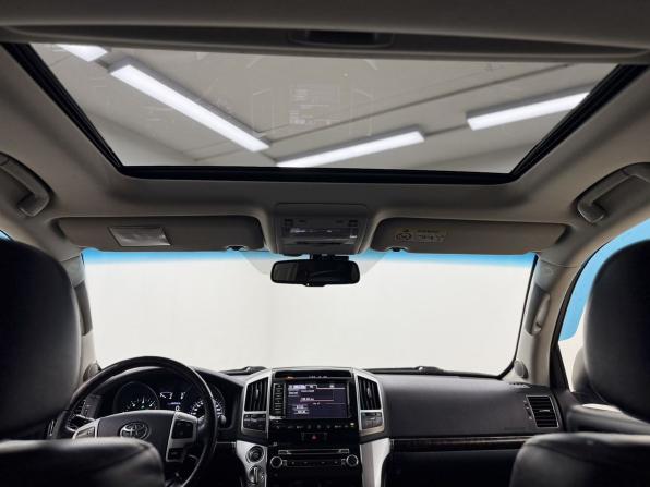 Toyota Land Cruiser 200 Series Рестайлинг 1 с пробегом 2013 года, цена 3 749 000 рублей, 234953 км, внедорожник, Автокод Объявления