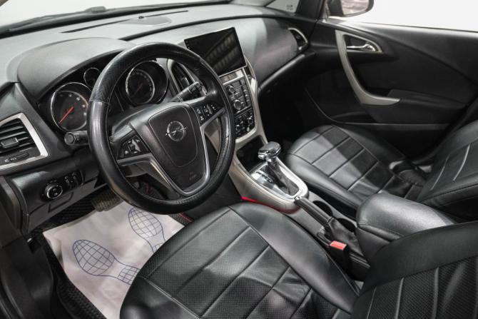 Opel Astra J Рестайлинг с пробегом 2011 года, цена 849 000 рублей, 200000 км, хэтчбек, Автокод Объявления