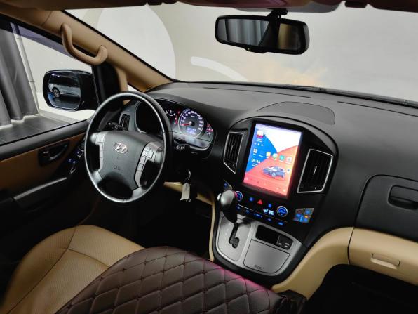 Hyundai H-1 II Рестайлинг 2 с пробегом 2019 года, цена 2 999 000 рублей, 116738 км, минивэн, Автокод Объявления