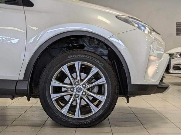 Toyota RAV4 IV (XA40) Рестайлинг с пробегом 2015 года, цена 2 399 500 рублей, 160000 км, внедорожник, Автокод Объявления