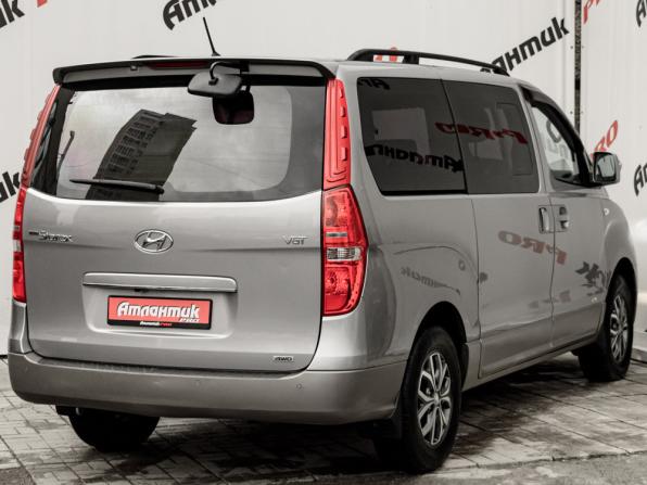 Hyundai Grand Starex I Рестайлинг с пробегом 2017 года, цена 2 650 000 рублей, 144259 км, минивэн, Автокод Объявления