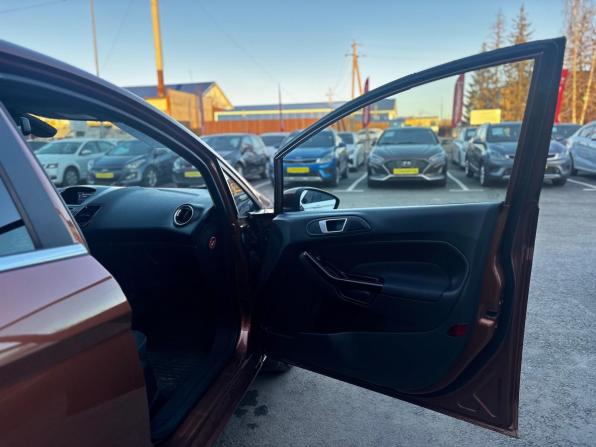 Ford Fiesta Mk6 Рестайлинг с пробегом 2015 года, цена 850 000 рублей, 151000 км, седан, Автокод Объявления