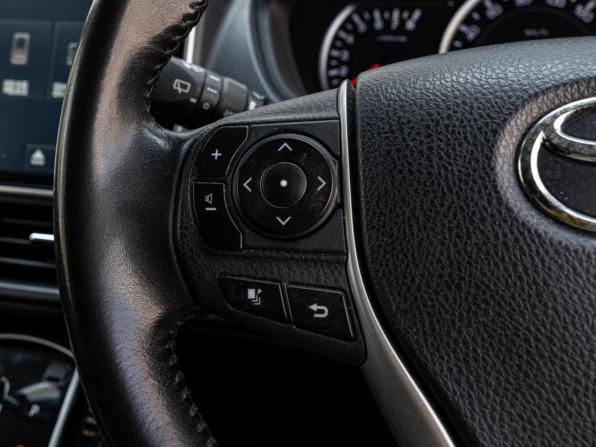 Toyota Voxy III (R80) с пробегом 2017 года, цена 2 180 000 рублей, 113405 км, минивэн, Автокод Объявления