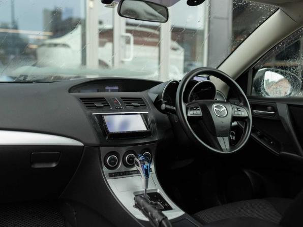 Mazda Axela II Рестайлинг с пробегом 2012 года, цена 920 000 рублей, 189093 км, седан, Автокод Объявления