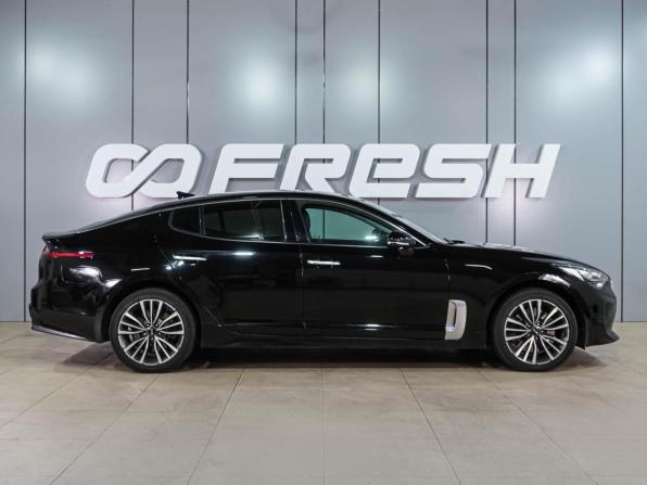 Kia Stinger I с пробегом 2018 года, цена 2 649 000 рублей, 135134 км, лифтбек, Автокод Объявления