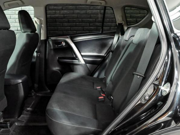 Toyota RAV4 IV (XA40) Рестайлинг с пробегом 2018 года, цена 2 299 000 рублей, 177522 км, внедорожник, Автокод Объявления
