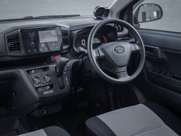 Daihatsu Mira e:S II с пробегом 2021 года, цена 900 000 рублей, 13500 км, хэтчбек, Автокод Объявления