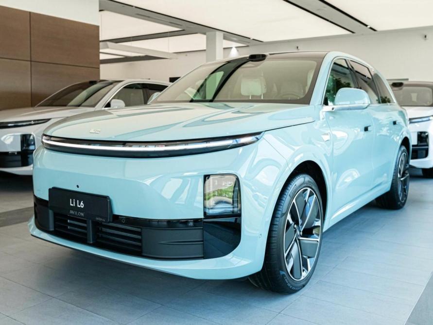 Li Auto (Lixiang) L6 Москва  - изображение 1