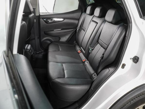 Nissan Qashqai II с пробегом 2017 года, цена 1 999 000 рублей, 89383 км, внедорожник, Автокод Объявления