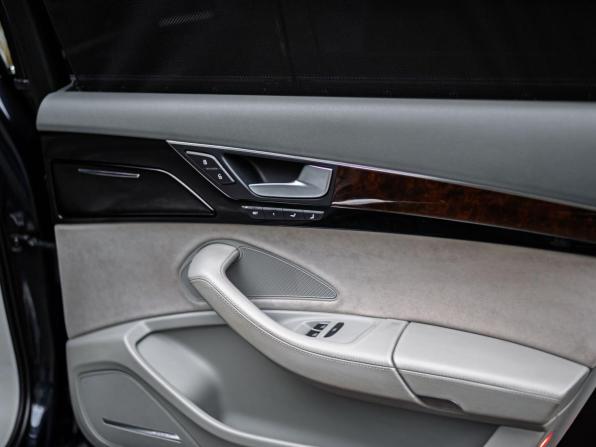 Audi A8 III (D4) Рестайлинг с пробегом 2013 года, цена 2 200 000 рублей, 105887 км, седан, Автокод Объявления