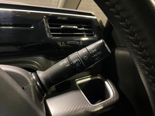 Honda Stepwgn V Рестайлинг с пробегом 2019 года, цена 2 370 000 рублей, 64550 км, минивэн, Автокод Объявления