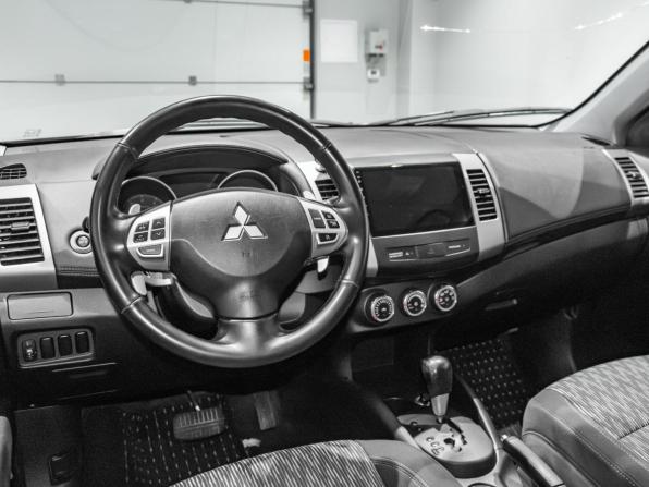 Mitsubishi Outlander II Рестайлинг с пробегом 2011 года, цена 1 124 076 рублей, 249478 км, внедорожник, Автокод Объявления