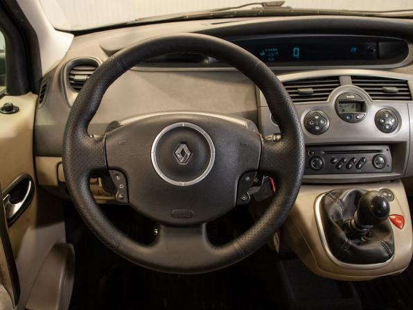 Renault Scenic II Рестайлинг с пробегом 2006 года, цена 465 000 рублей, 240784 км, компактвэн, Автокод Объявления