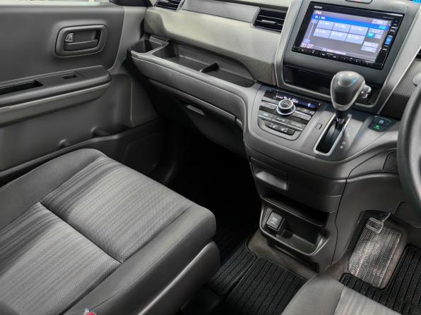 Honda Freed II с пробегом 2018 года, цена 1 630 000 рублей, 156016 км, компактвэн, Автокод Объявления