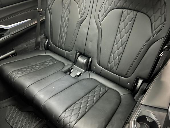 BMW X7 I (G07) Рестайлинг с пробегом 2025 года, цена 15 860 000 рублей, 5630 км, внедорожник, Автокод Объявления