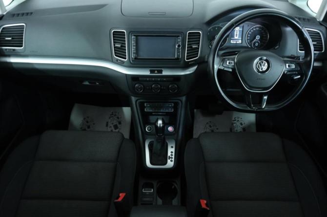 Volkswagen Sharan II Рестайлинг с пробегом 2018 года, цена 1 569 000 рублей, 109000 км, минивэн, Автокод Объявления