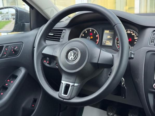 Volkswagen Jetta VI с пробегом 2014 года, цена 917 000 рублей, 229649 км, седан, Автокод Объявления