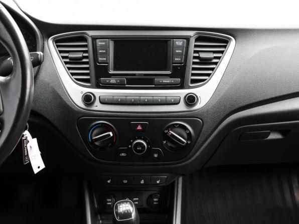 Hyundai Solaris II с пробегом 2018 года, цена 1 199 000 рублей, 151794 км, седан, Автокод Объявления