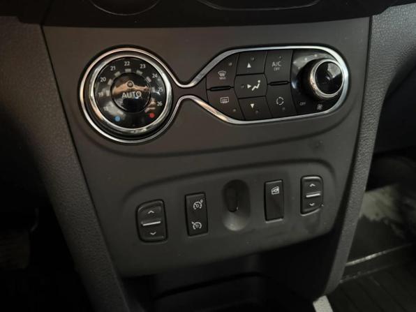 Renault Sandero II с пробегом 2016 года, цена 922 200 рублей, 133733 км, хэтчбек, Автокод Объявления