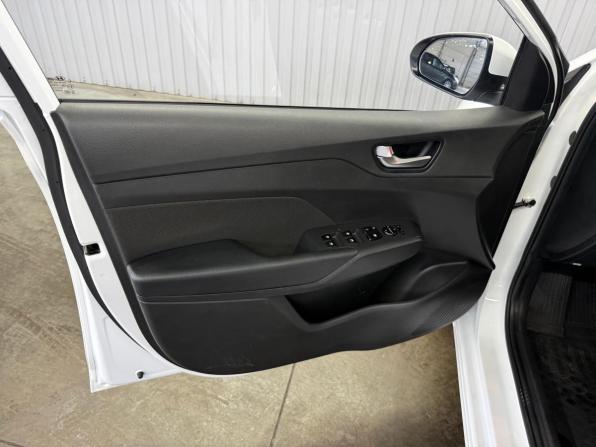 Hyundai Solaris II Рестайлинг с пробегом 2022 года, цена 1 587 000 рублей, 106121 км, седан, Автокод Объявления