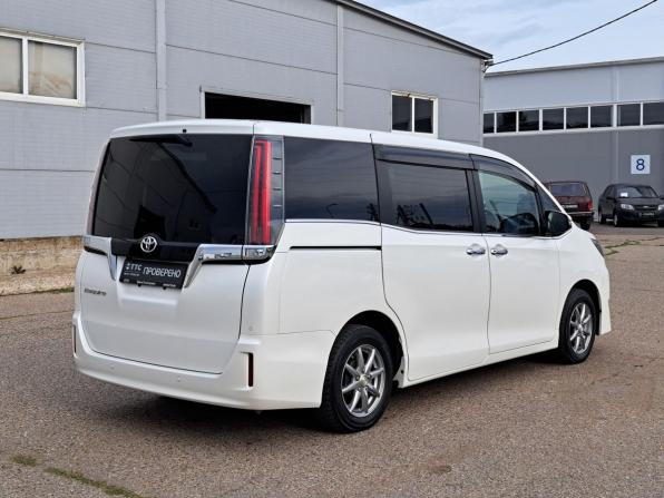 Toyota Esquire I Рестайлинг с пробегом 2020 года, цена 3 020 800 рублей, 27540 км, минивэн, Автокод Объявления