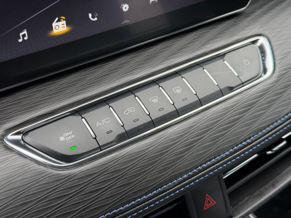 Haval Jolion I Рестайлинг с пробегом 2023 года, цена 1 799 000 рублей, 39480 км, внедорожник, Автокод Объявления