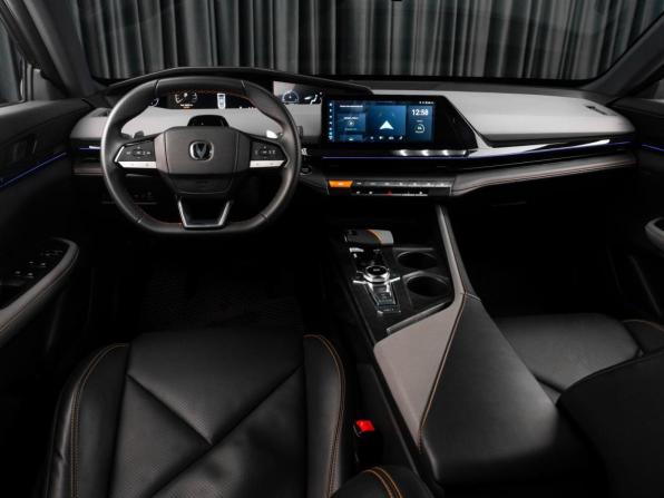 Changan UNI-V I с пробегом 2023 года, цена 2 249 000 рублей, 34635 км, лифтбек, Автокод Объявления