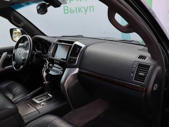 Toyota Land Cruiser 200 Series Рестайлинг 1 с пробегом 2015 года, цена 3 390 000 рублей, 171177 км, внедорожник, Автокод Объявления