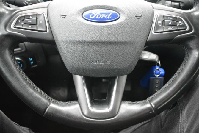 Ford Focus III Рестайлинг с пробегом 2015 года, цена 899 000 рублей, 147000 км, седан, Автокод Объявления