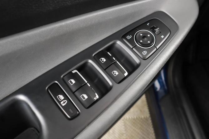 Hyundai Santa Fe IV Рестайлинг с пробегом 2021 года, цена 3 799 000 рублей, 29500 км, внедорожник, Автокод Объявления