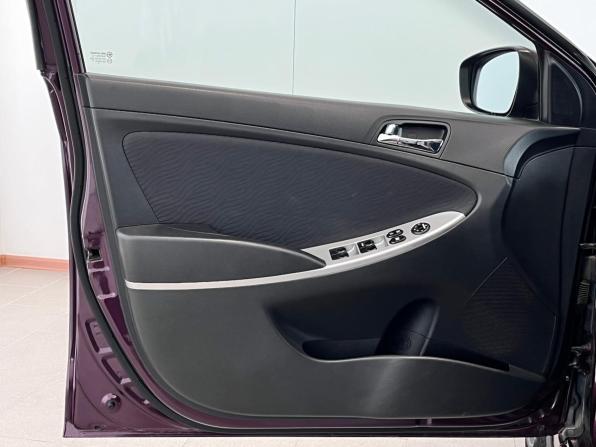 Hyundai Solaris I с пробегом 2011 года, цена 665 000 рублей, 170286 км, седан, Автокод Объявления