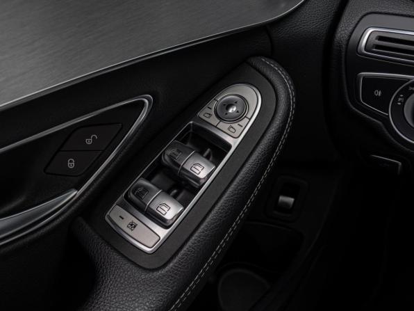 Mercedes-Benz C-Класс IV (W205) Рестайлинг с пробегом 2020 года, цена 2 985 000 рублей, 73891 км, седан, Автокод Объявления