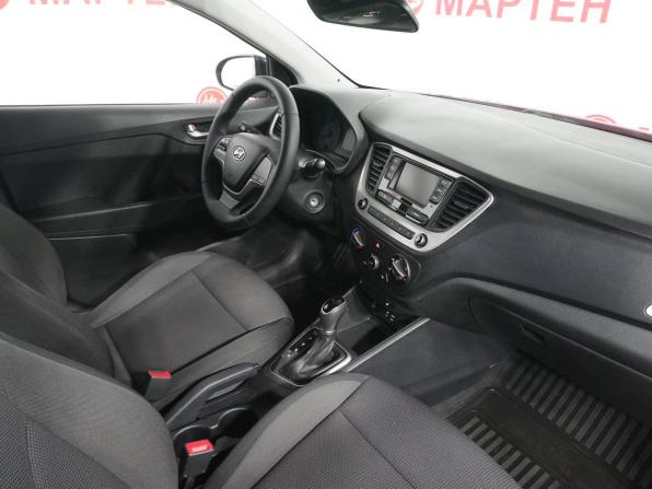 Hyundai Solaris II с пробегом 2017 года, цена 1 089 000 рублей, 133845 км, седан, Автокод Объявления
