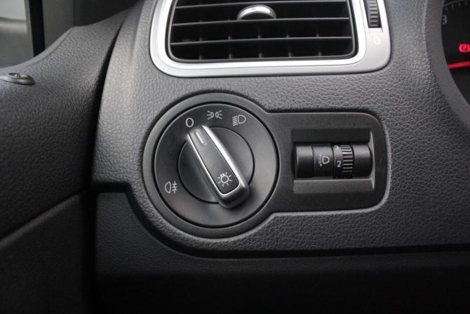 Volkswagen Polo V Рестайлинг с пробегом 2016 года, цена 1 145 000 рублей, 133496 км, седан, Автокод Объявления