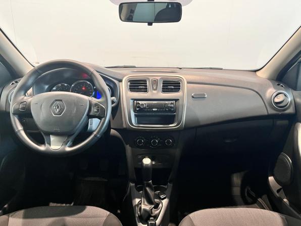 Renault Logan II с пробегом 2017 года, цена 690 000 рублей, 109487 км, седан, Автокод Объявления