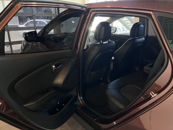Hyundai ix35 I Рестайлинг с пробегом 2014 года, цена 1 100 000 рублей, 261826 км, внедорожник, Автокод Объявления