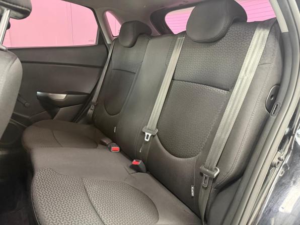 Kia Rio III Рестайлинг с пробегом 2016 года, цена 990 000 рублей, 130556 км, хэтчбек, Автокод Объявления