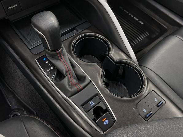 Toyota Camry VIII (XV70) Рестайлинг с пробегом 2021 года, цена 3 200 000 рублей, 111300 км, седан, Автокод Объявления