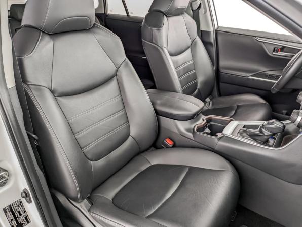 Toyota RAV4 V (XA50) с пробегом 2020 года, цена 3 090 000 рублей, 40500 км, внедорожник, Автокод Объявления