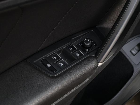 Volkswagen Tiguan II с пробегом 2018 года, цена 2 990 000 рублей, 147263 км, внедорожник, Автокод Объявления