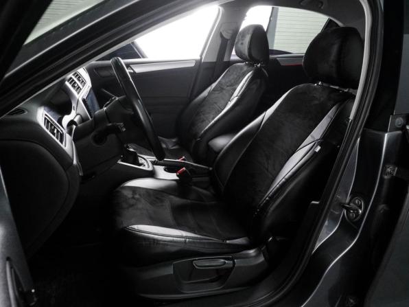 Volkswagen Jetta VI с пробегом 2011 года, цена 899 000 рублей, 193870 км, седан, Автокод Объявления