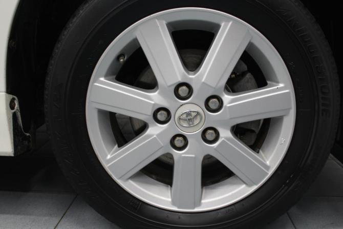Toyota Voxy III (R80) с пробегом 2014 года, цена 1 679 000 рублей, 196000 км, минивэн, Автокод Объявления