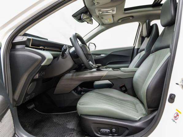 Changan Lamore с пробегом 2024 года, цена 2 098 000 рублей, 24374 км, седан, Автокод Объявления