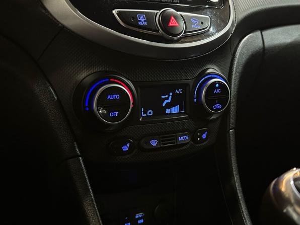Hyundai Solaris I Рестайлинг с пробегом 2015 года, цена 899 900 рублей, 122264 км, хэтчбек, Автокод Объявления