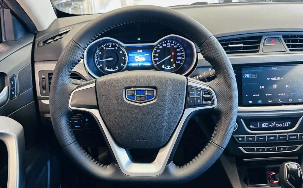 Geely Emgrand 7 I Рестайлинг Пермь  - изображение 16